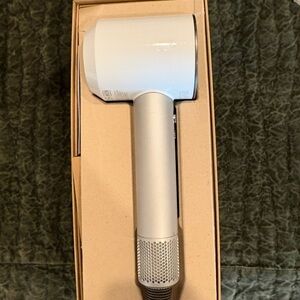 Dyson Hair Dryer with attachments